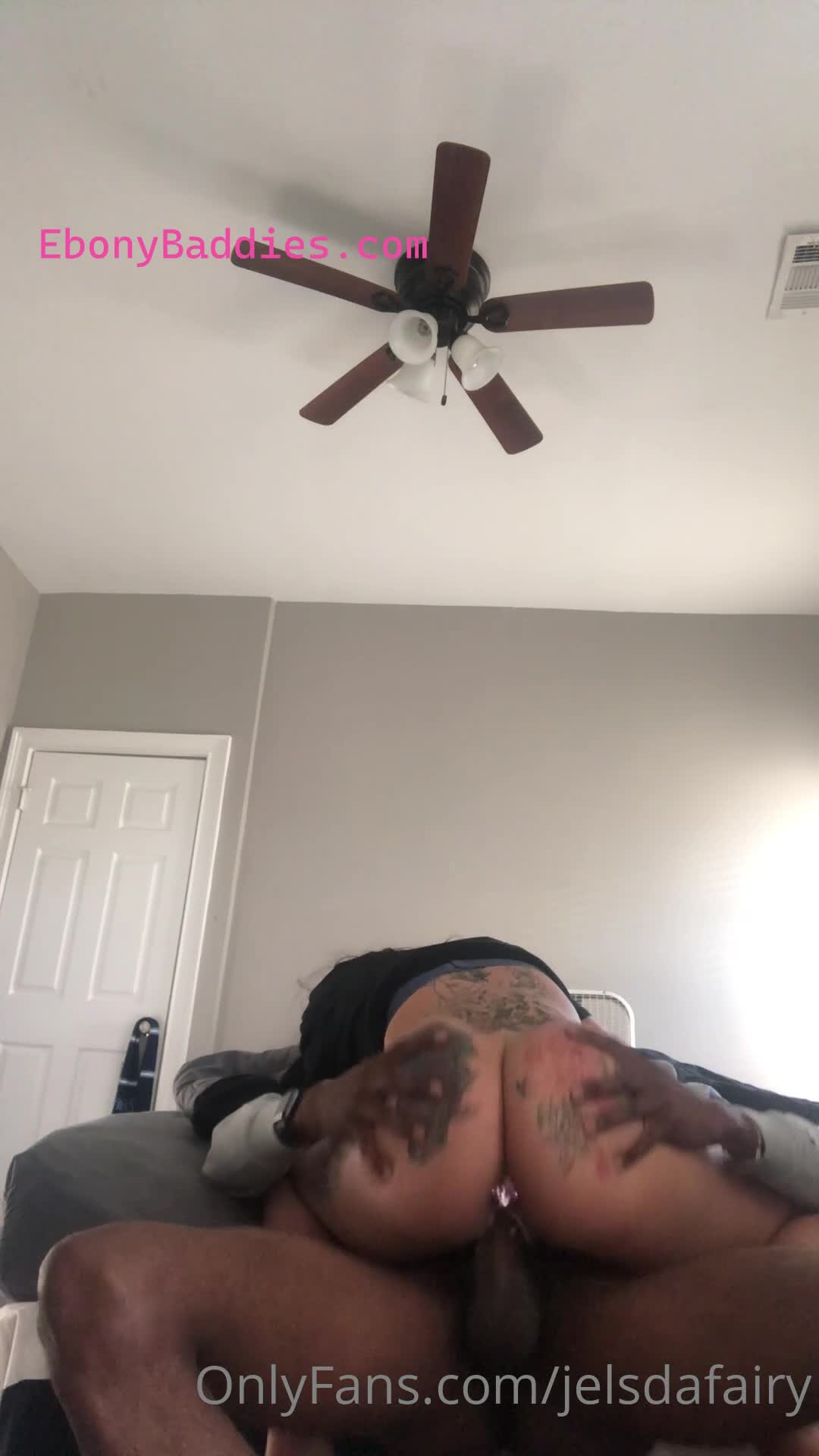 jelsdafairy cute lightskin giving good kneck and backshots 5