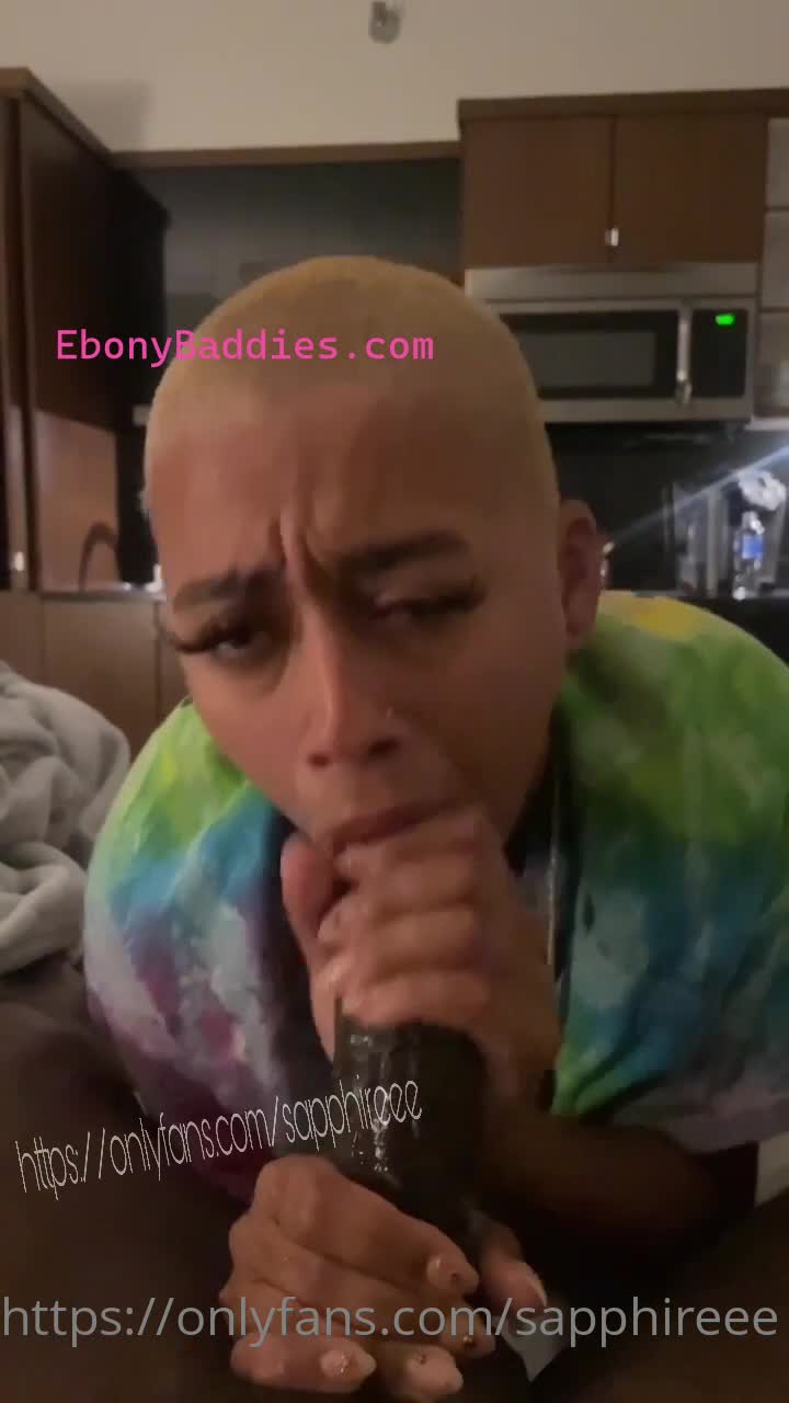 sapphireee throat queen eating dick 1