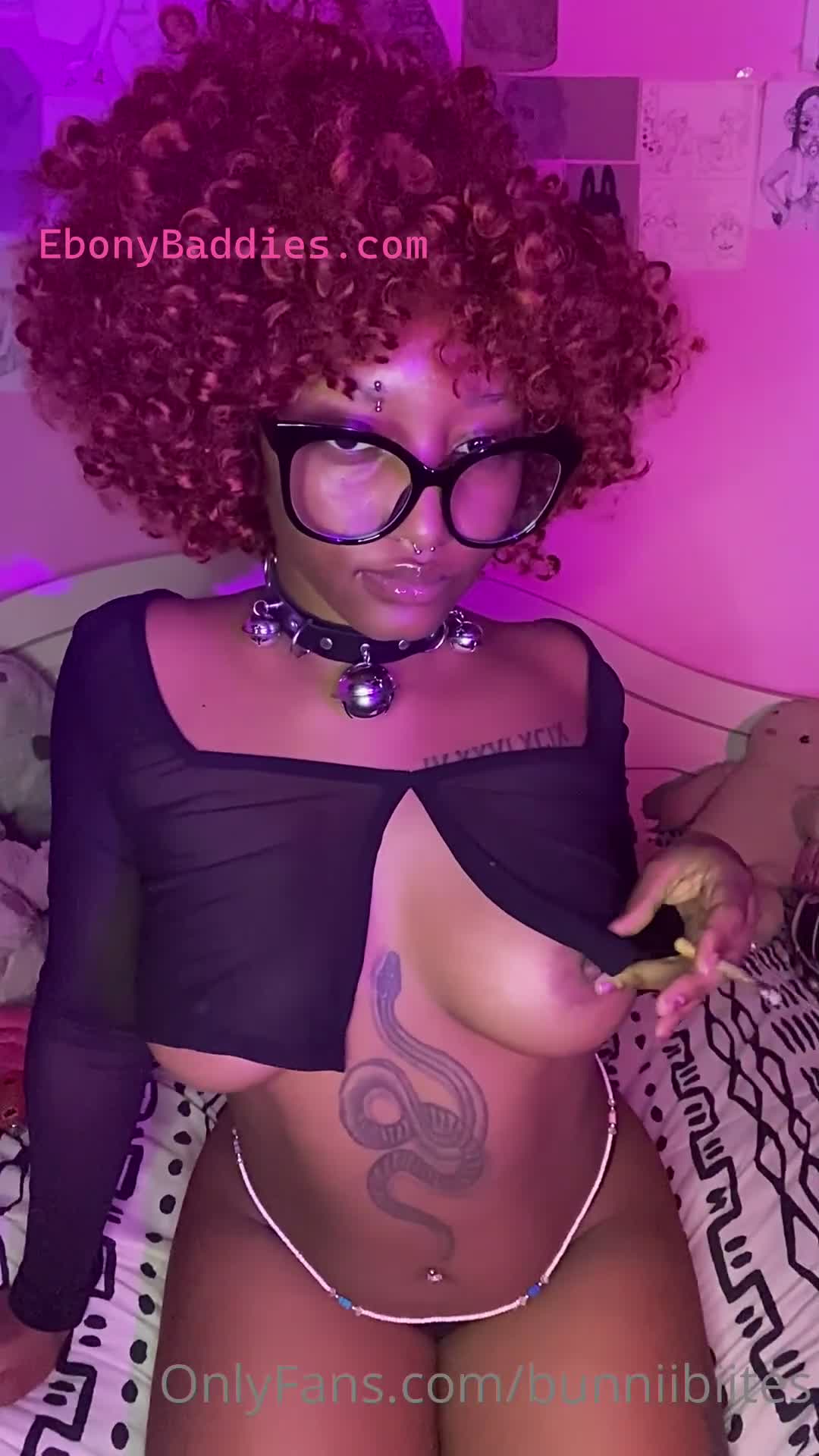 bunniibiites baddie solo masturbation 3