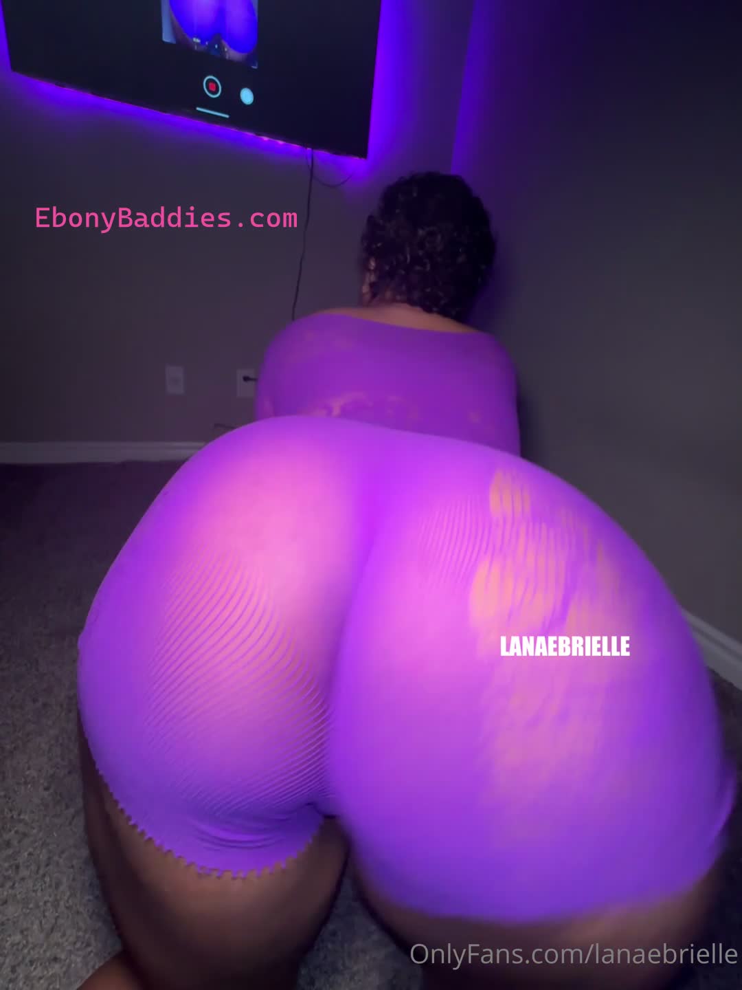 lanaebrielle she throwing that ass 3