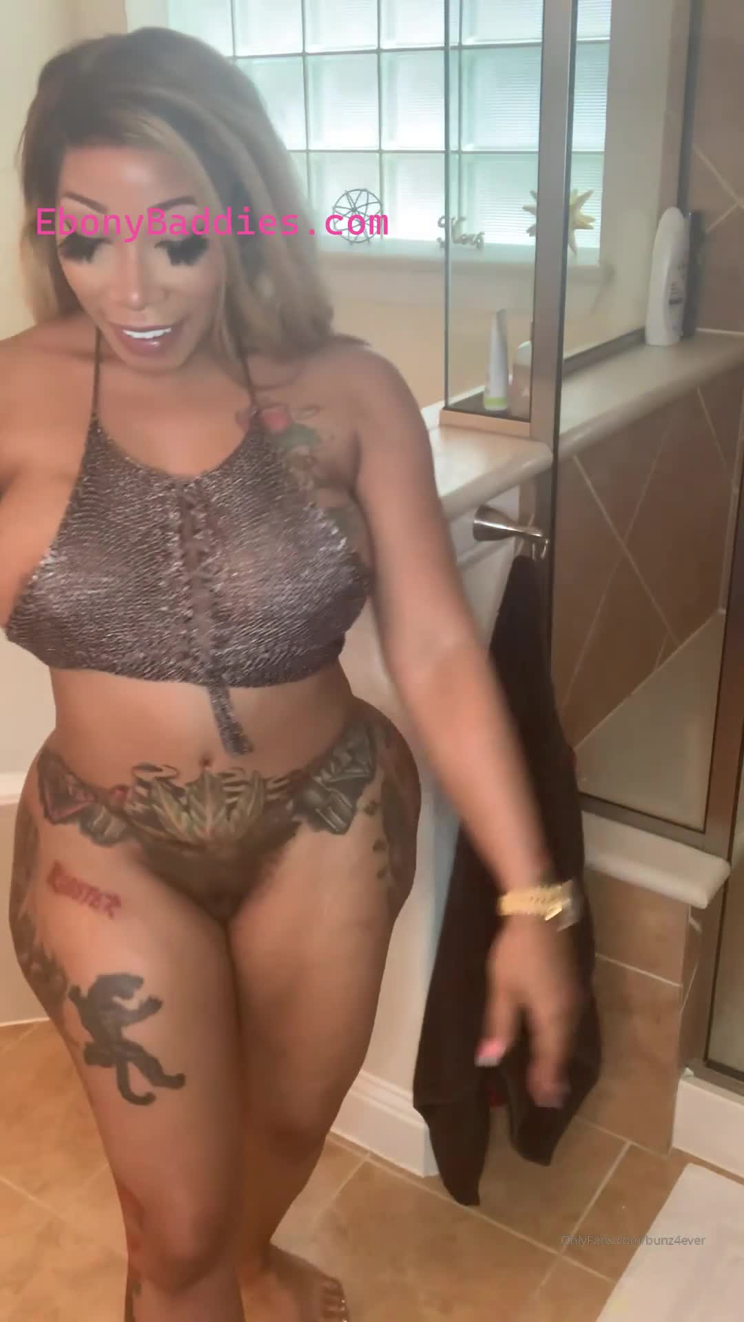 bunz4ever black porn huge ass bimbo twerker  6