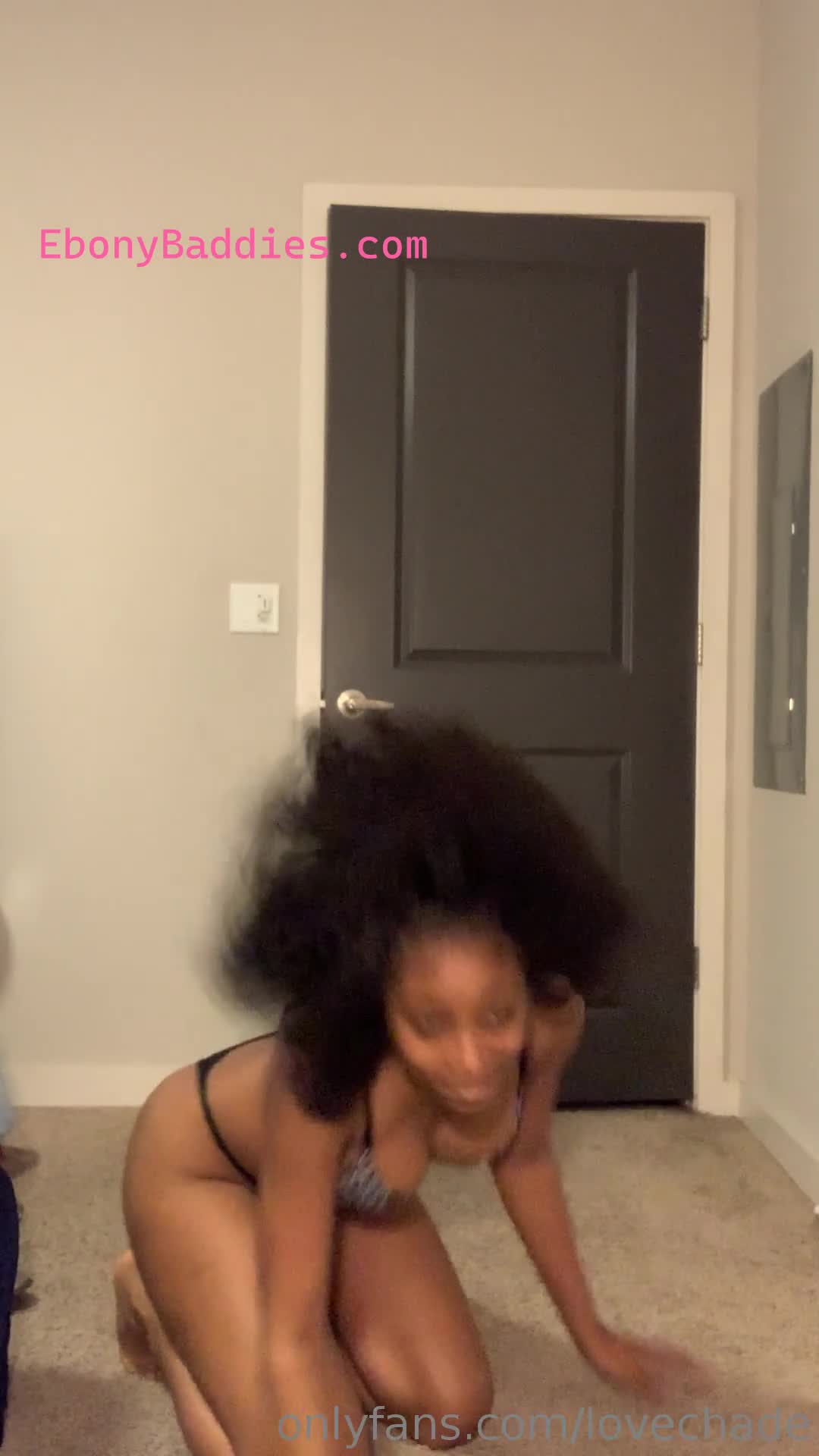 lovechade petite dark chocolate twerking  2
