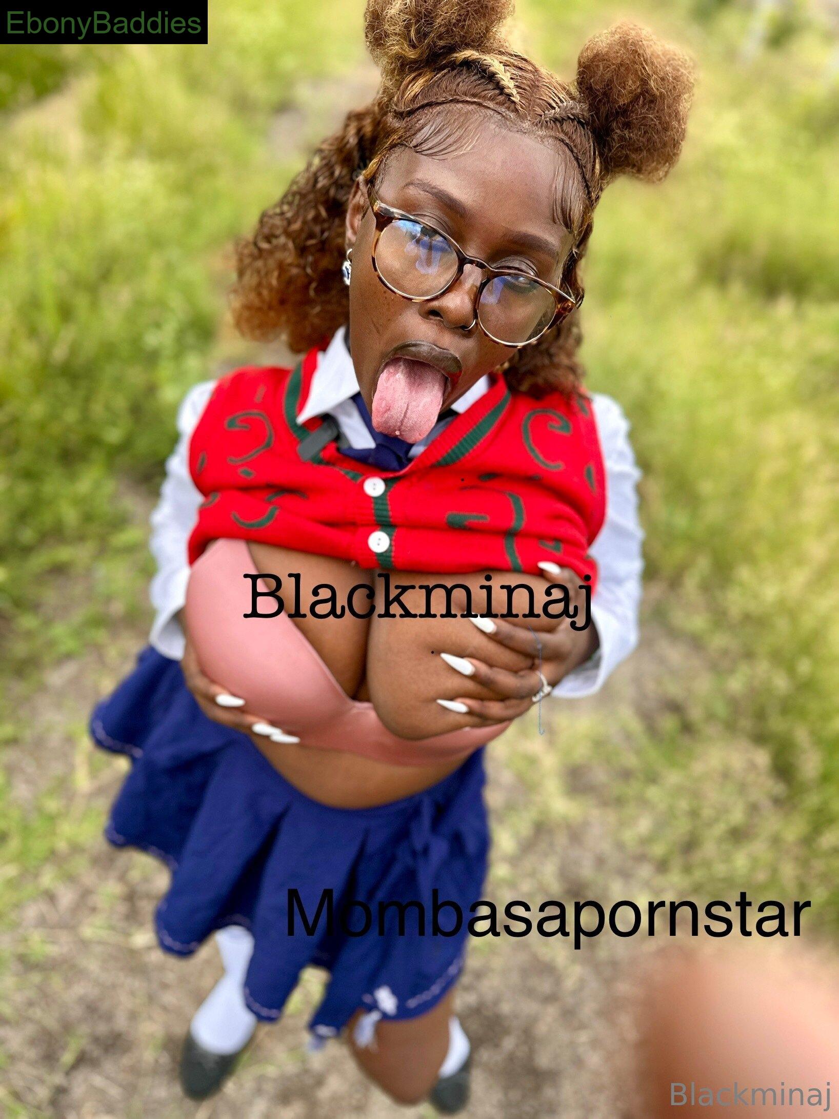 black-minaj feet
