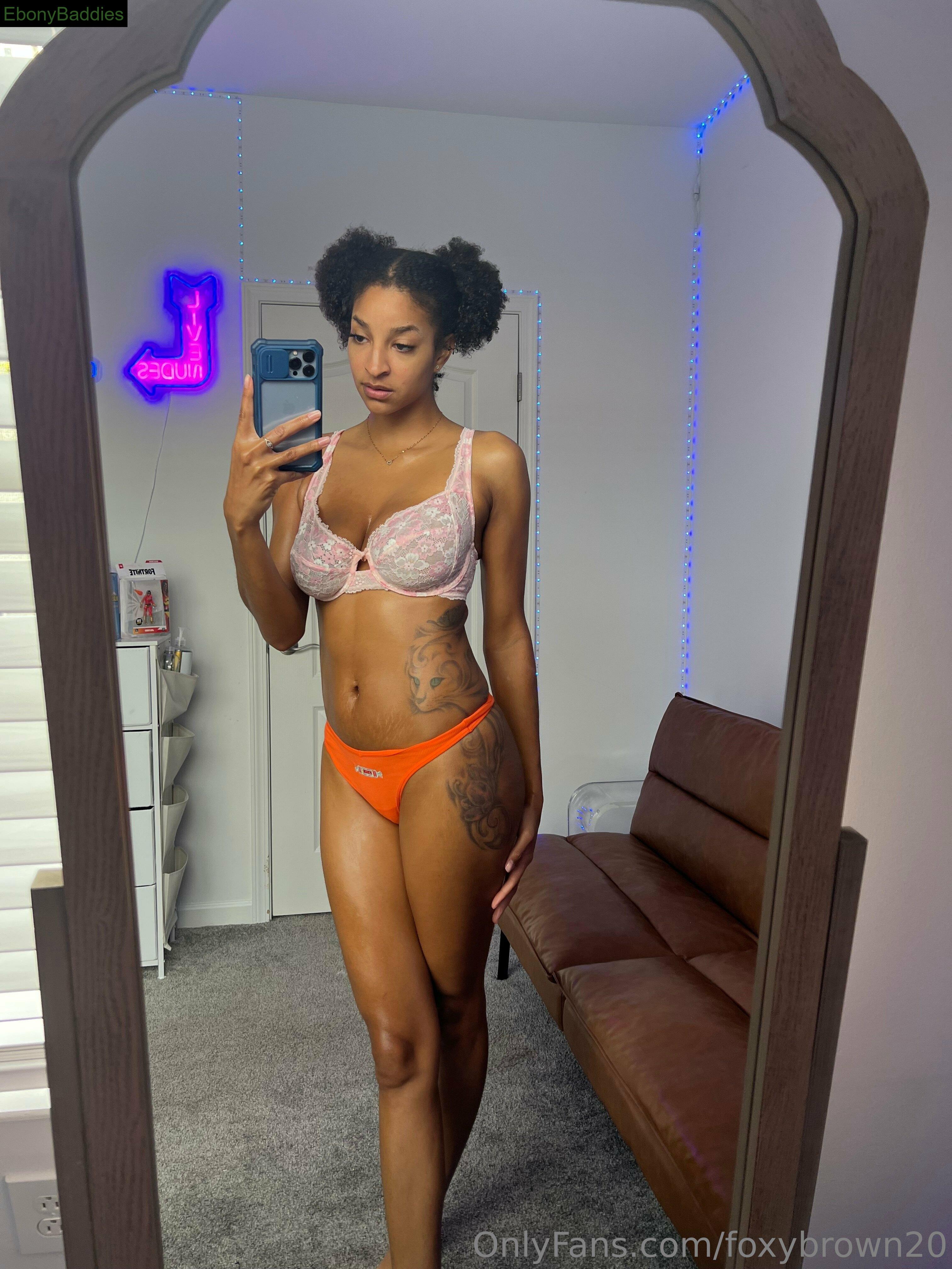 foxybrown20 feet