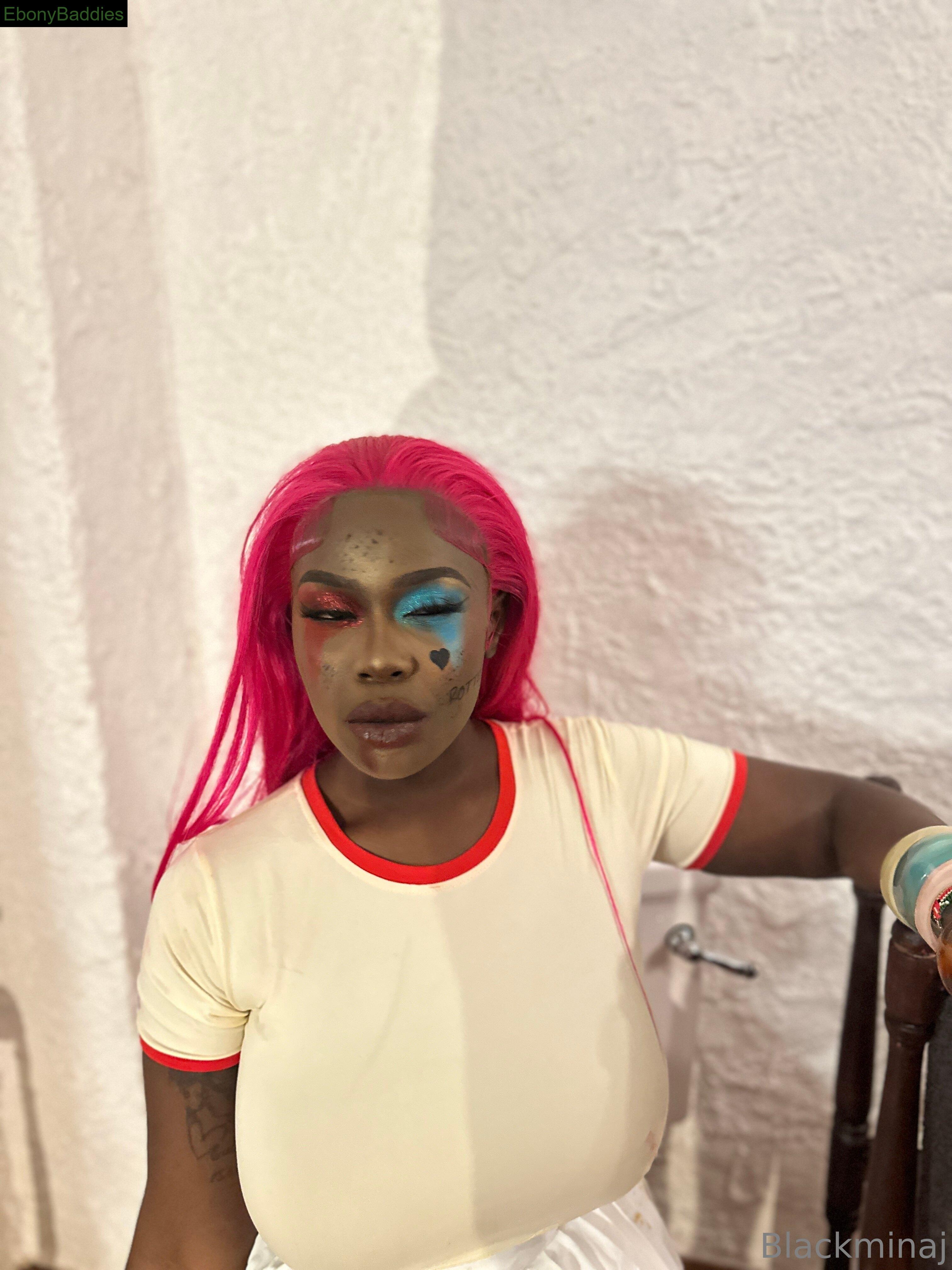 black-minaj feet