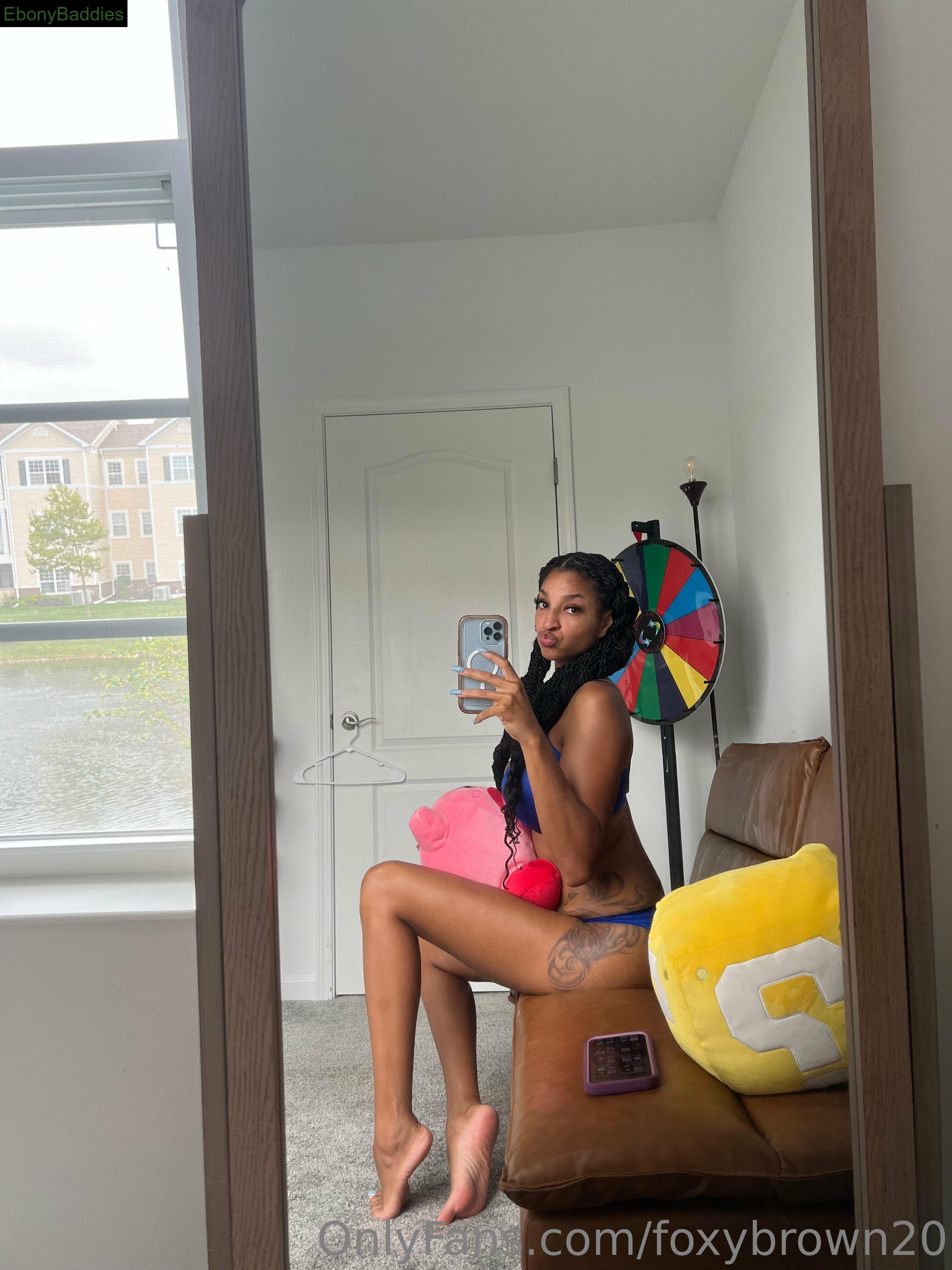 foxybrown20 feet