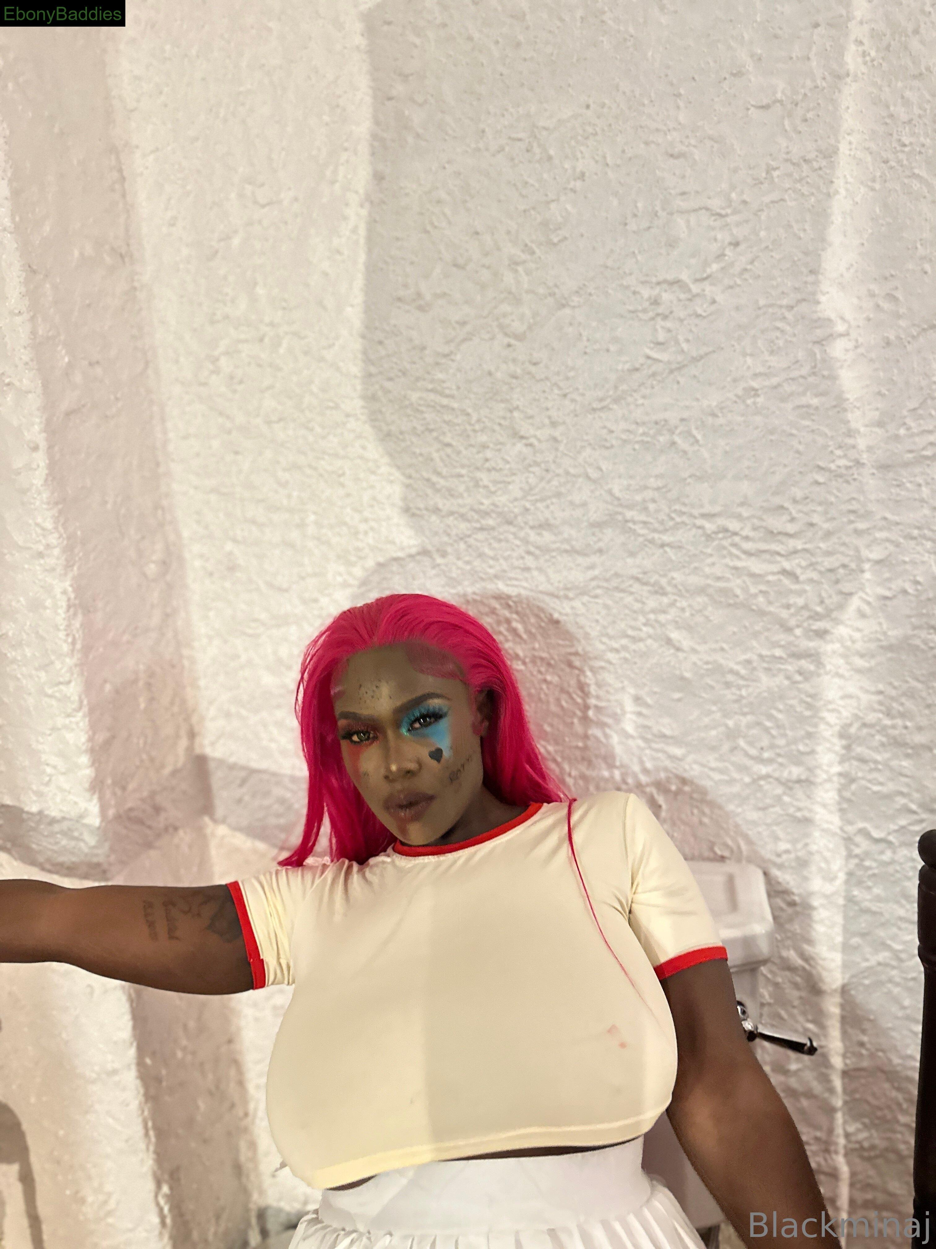 black-minaj feet