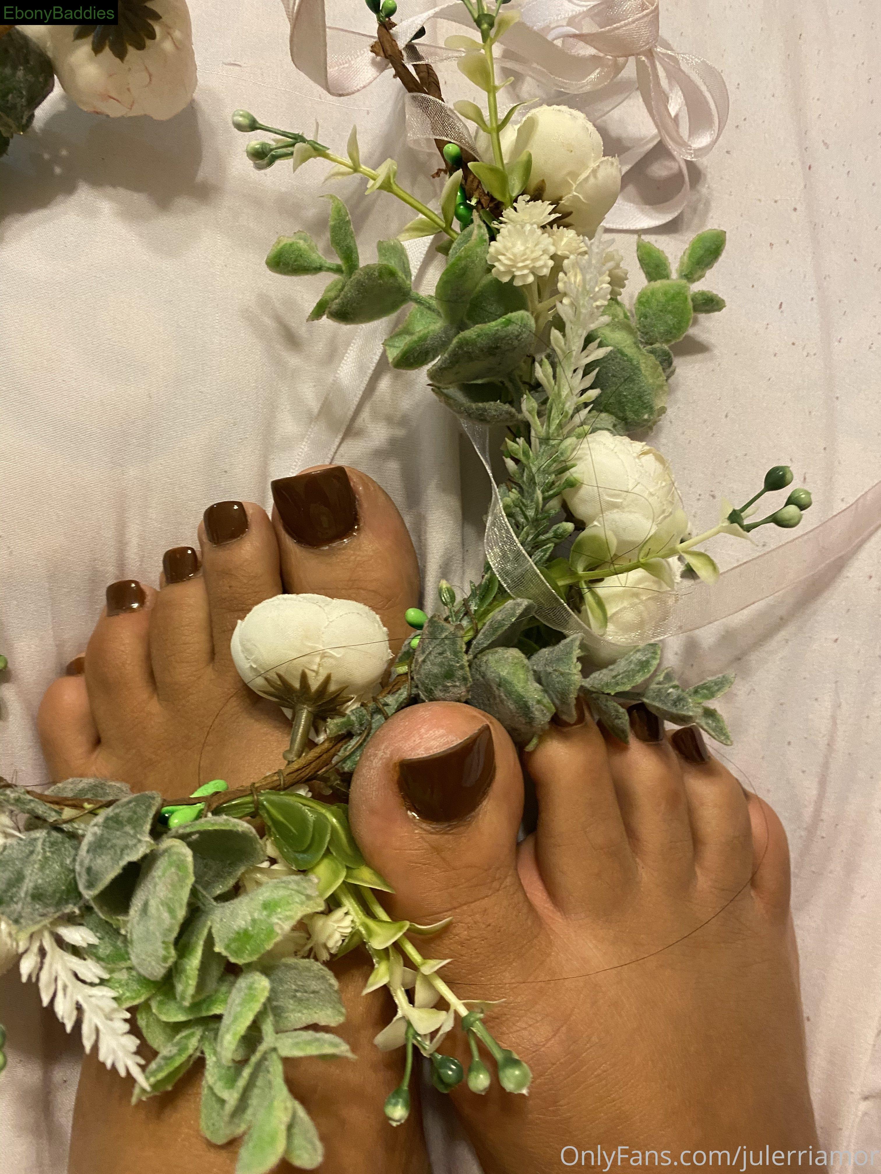 julerriamor feet