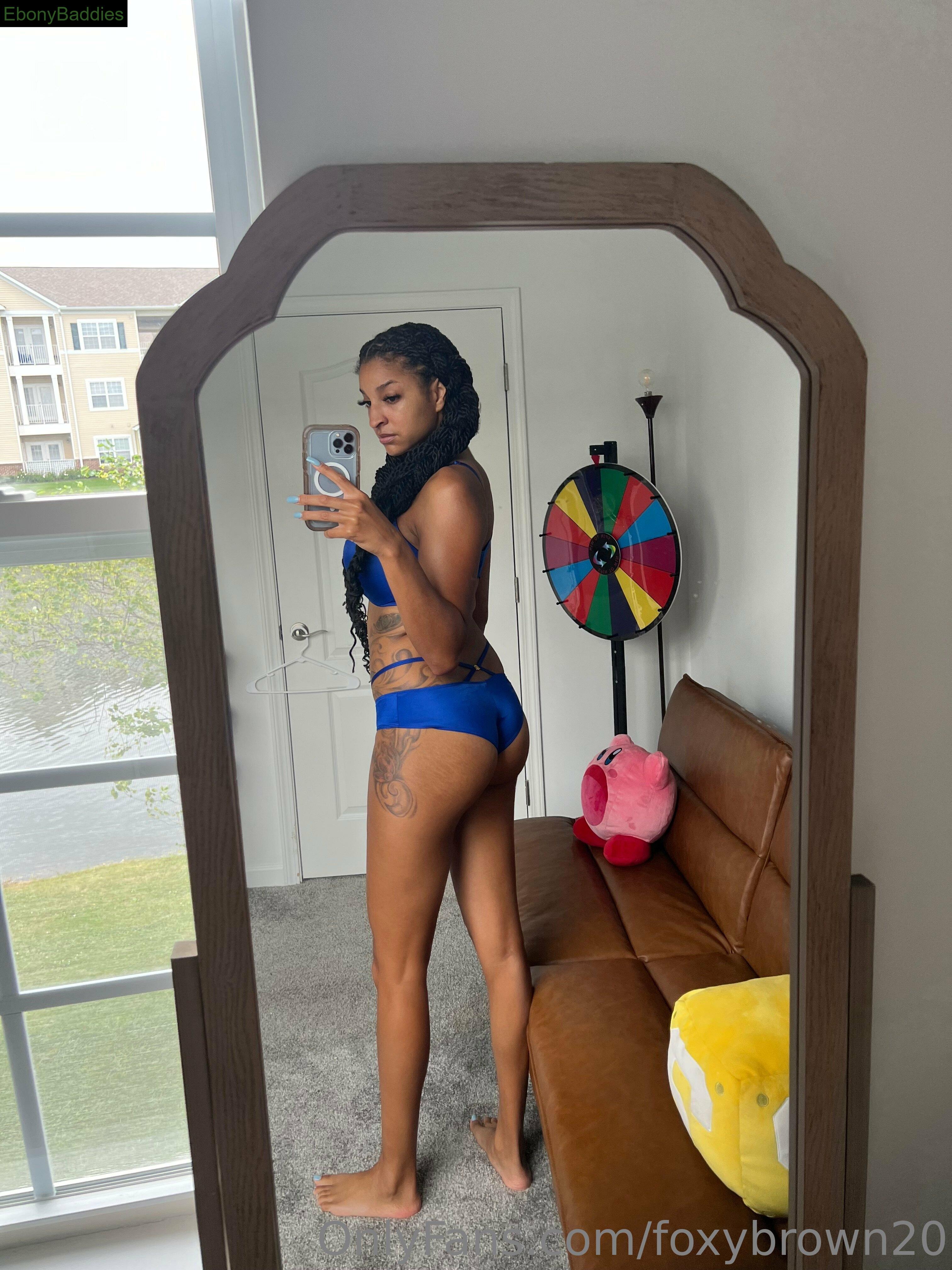 foxybrown20 feet