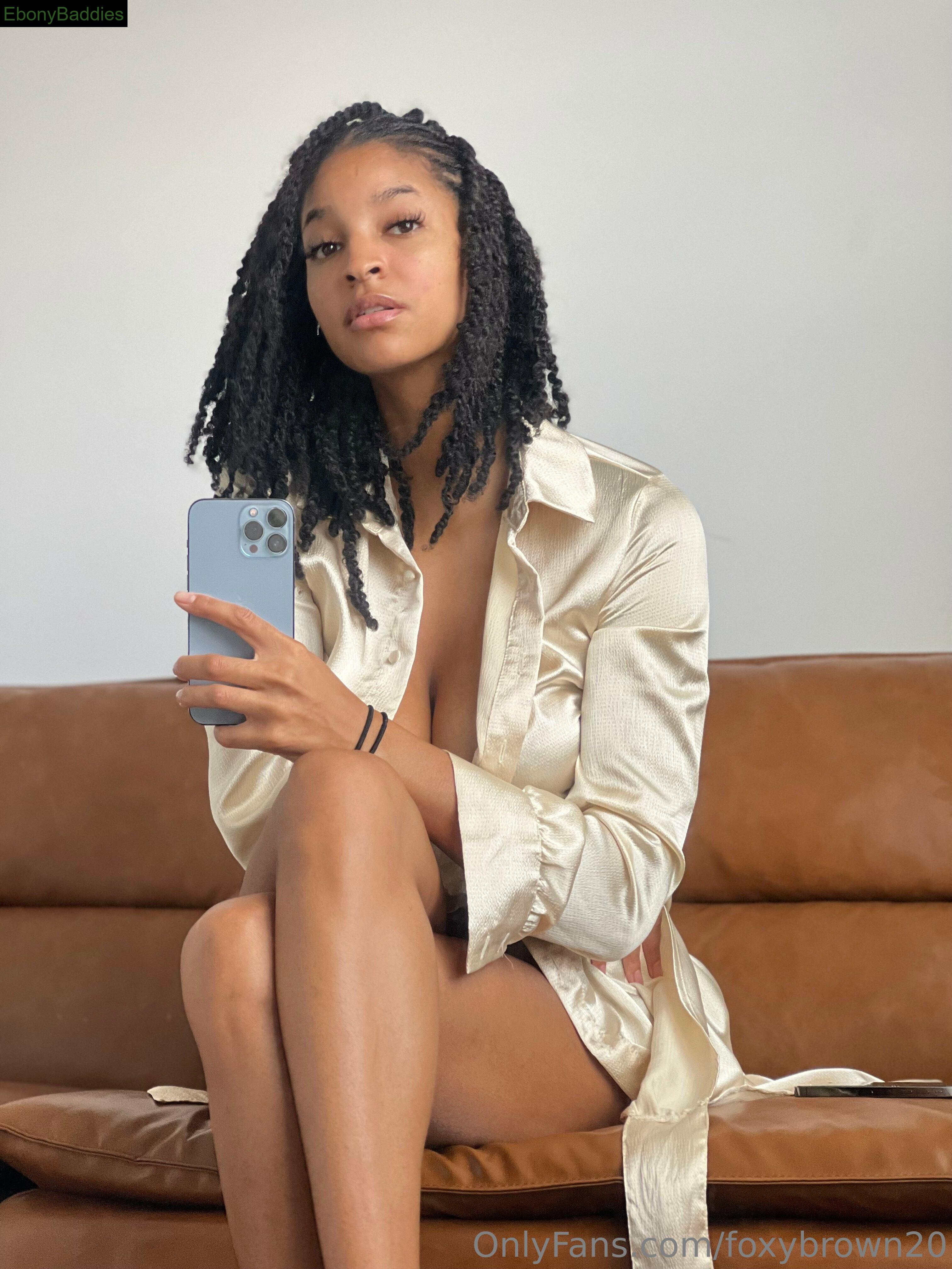 foxybrown20 feet
