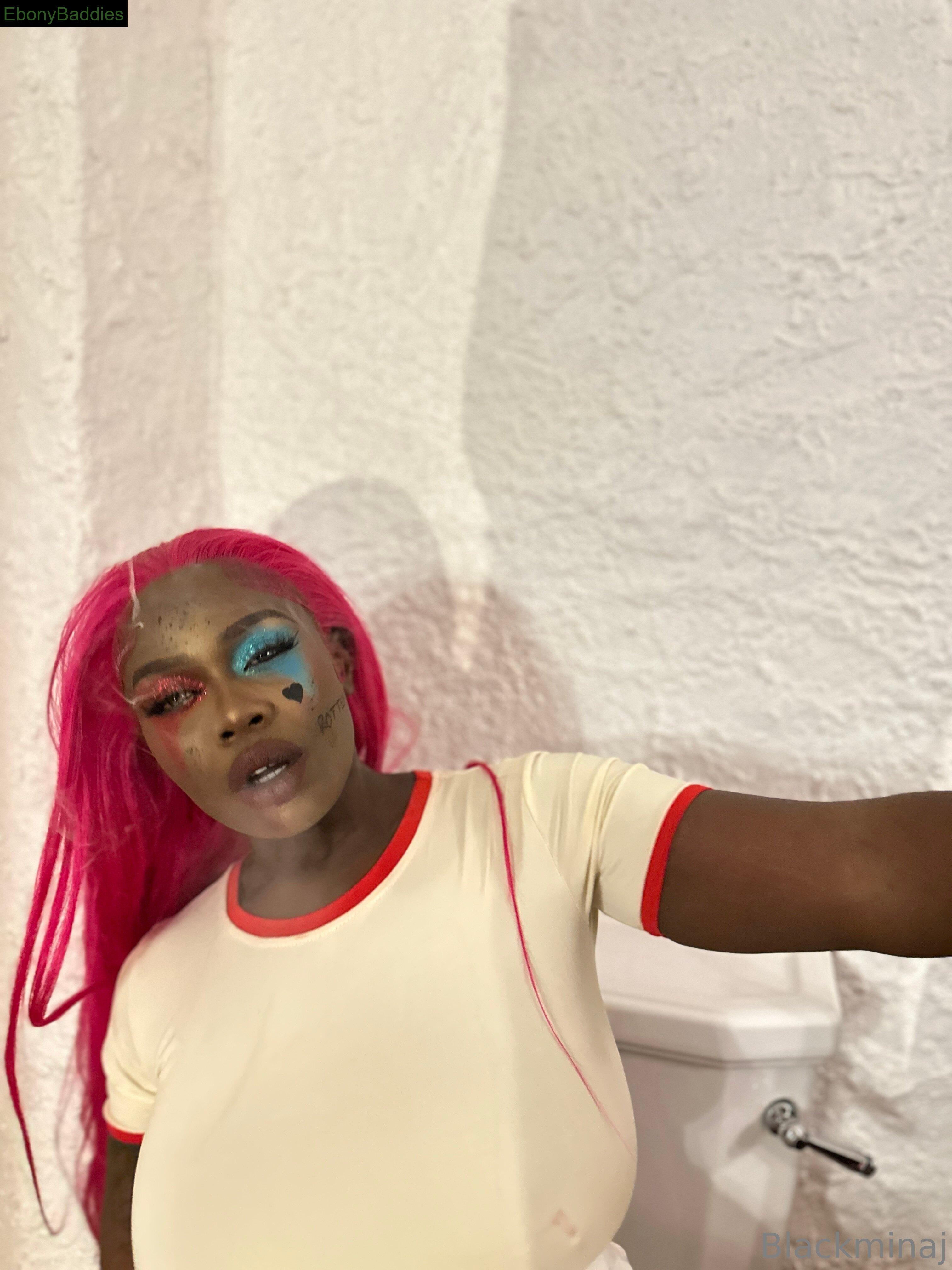 black-minaj feet