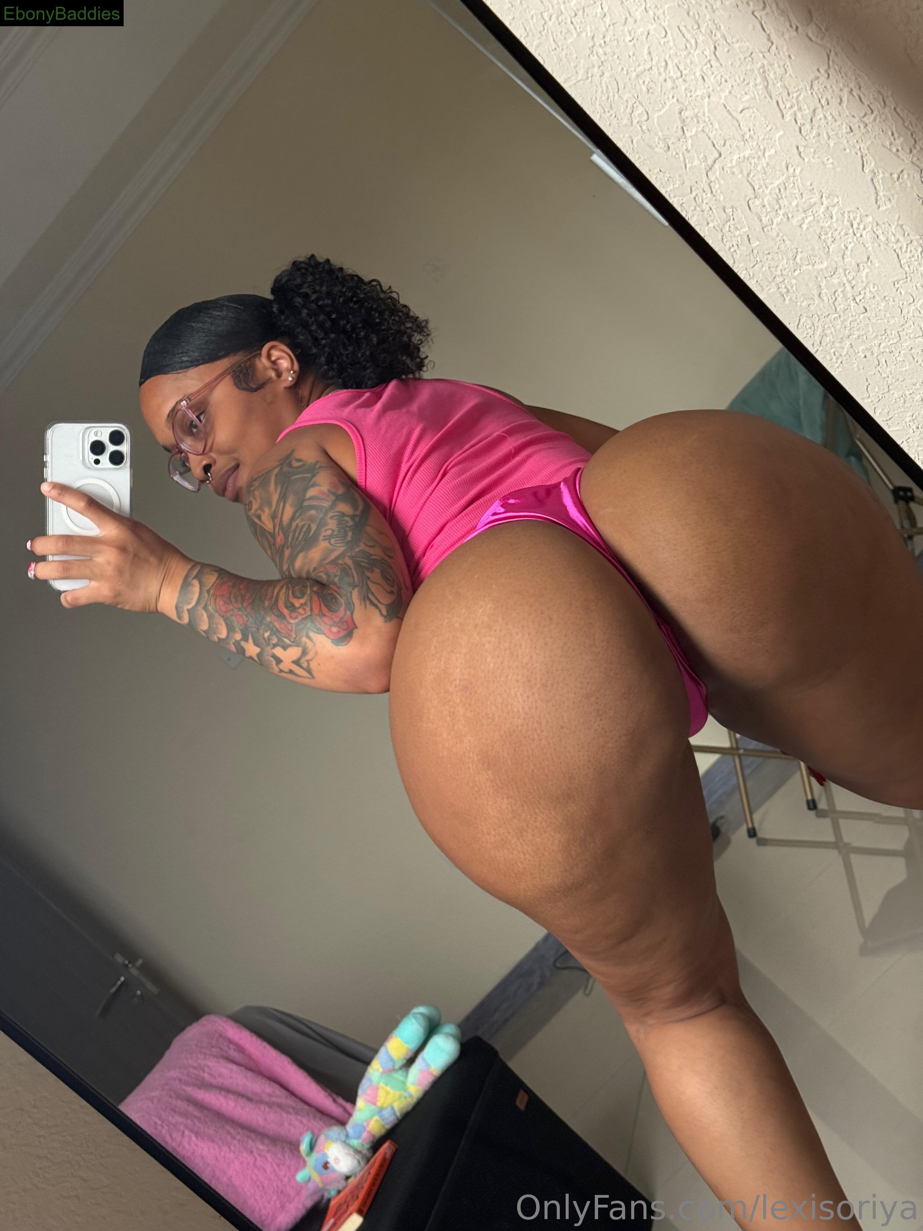 lexisoriya feet