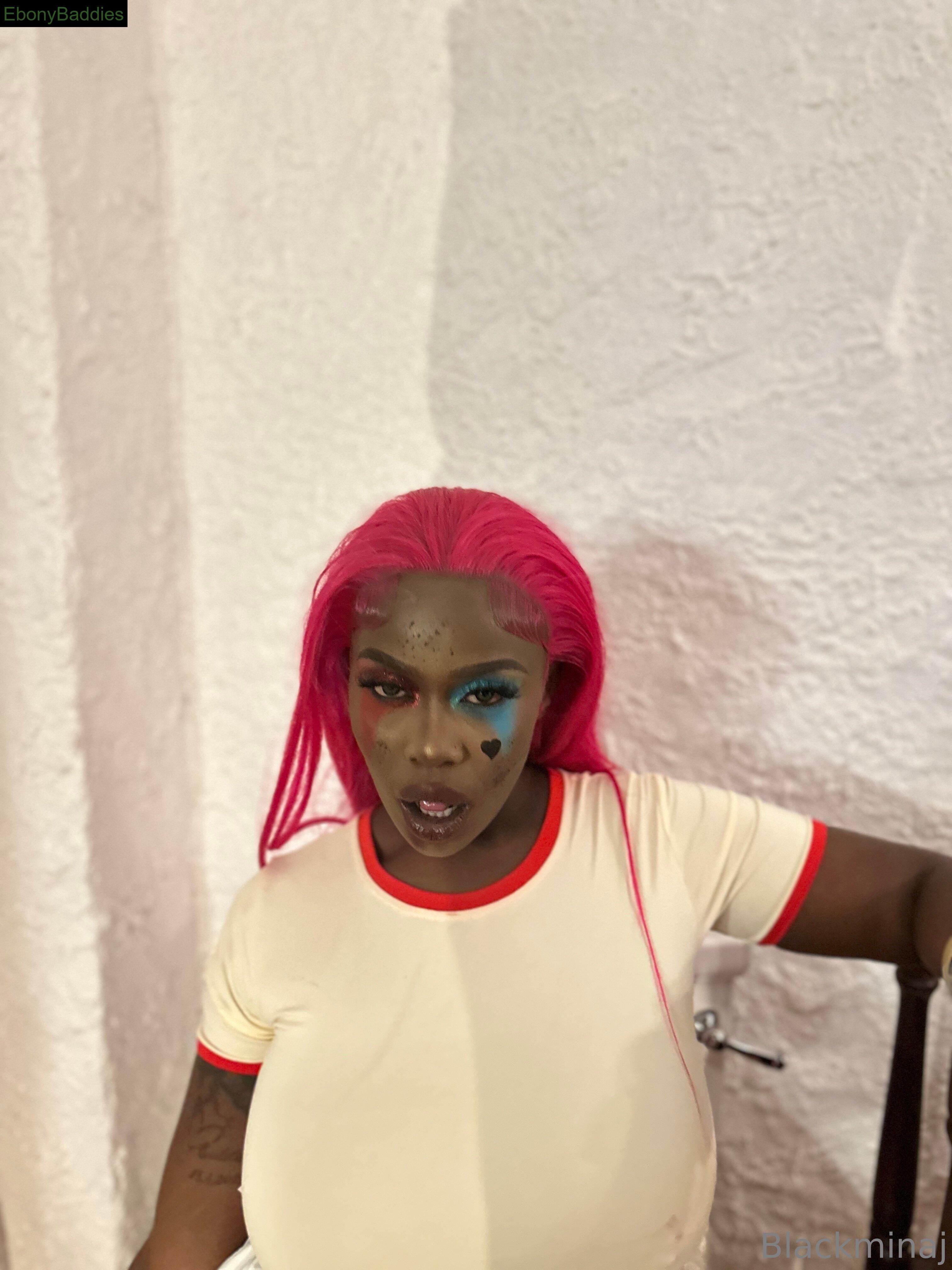 black-minaj feet