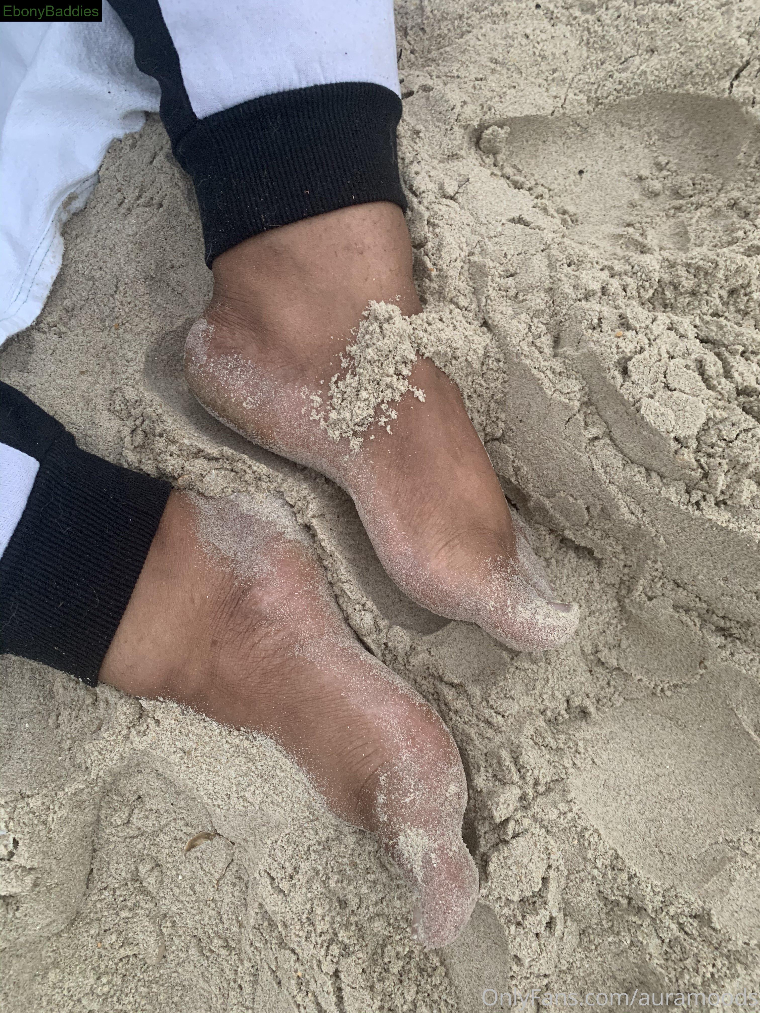 auramoods feet