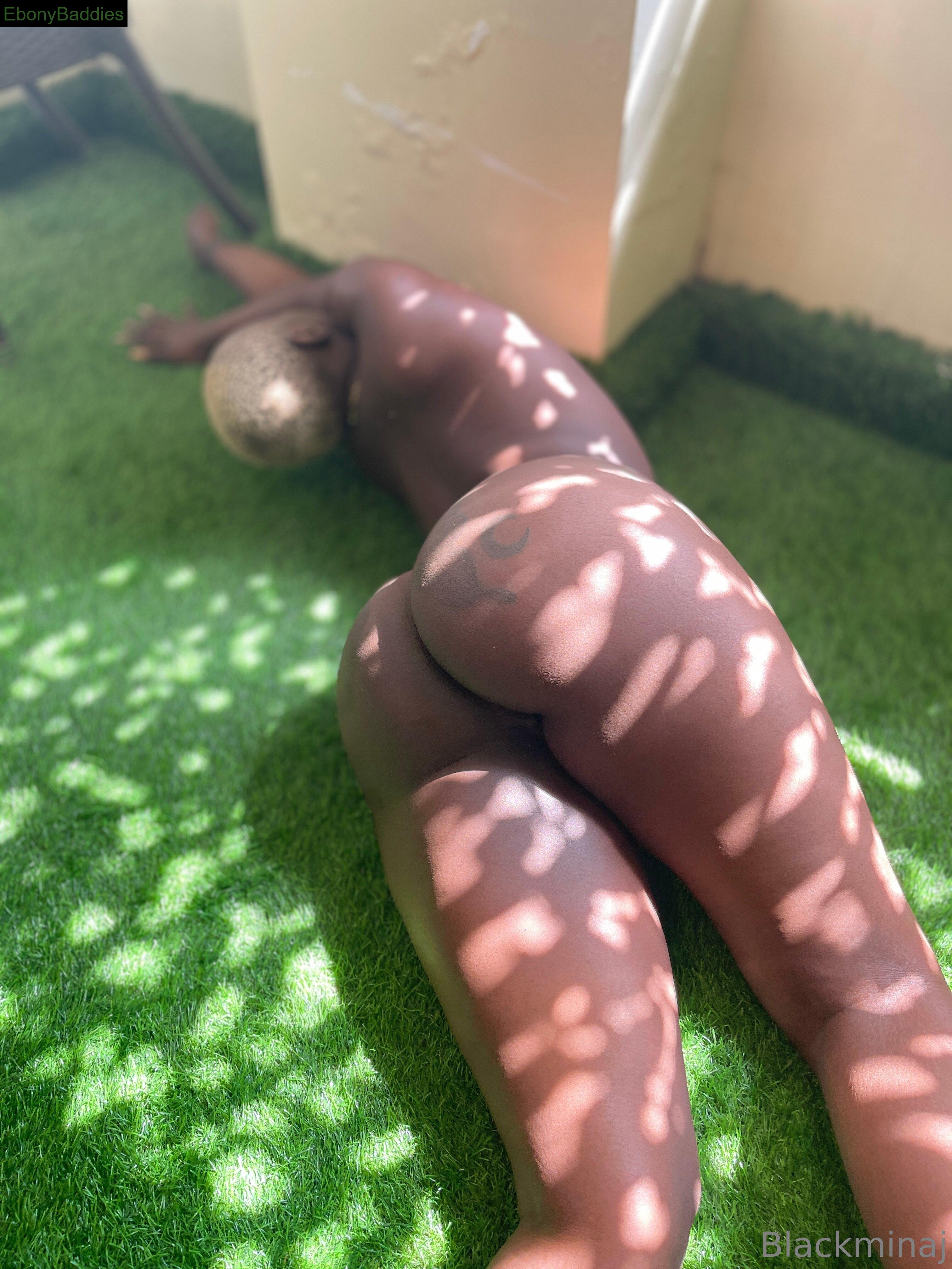 black-minaj feet