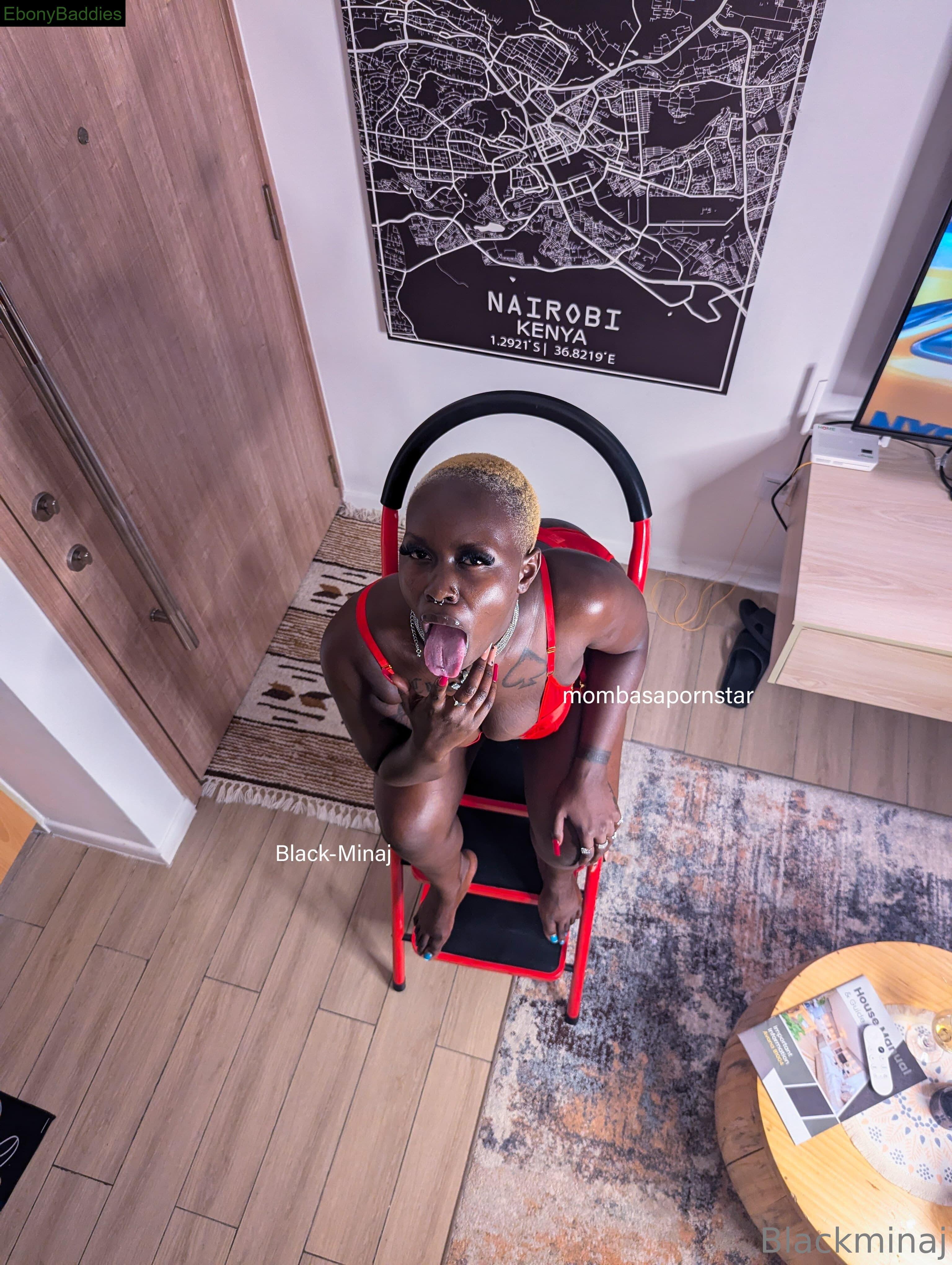 black-minaj feet
