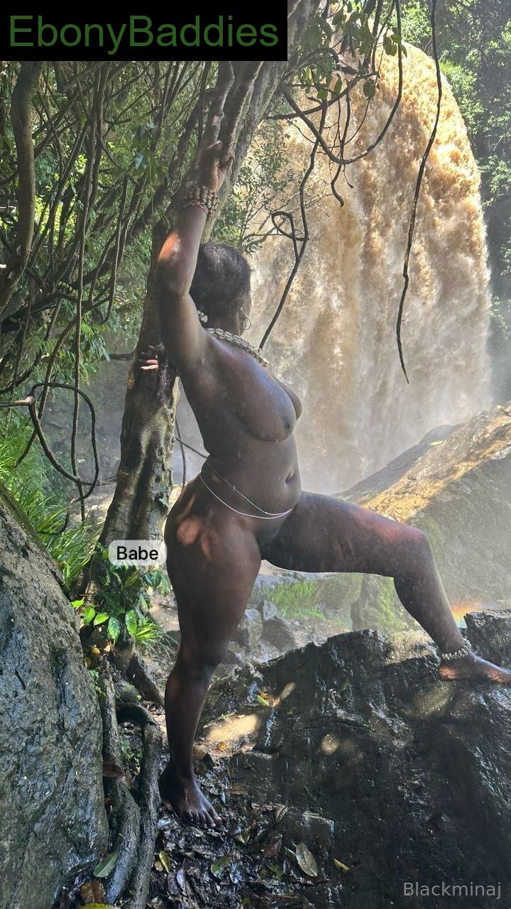 black-minaj feet