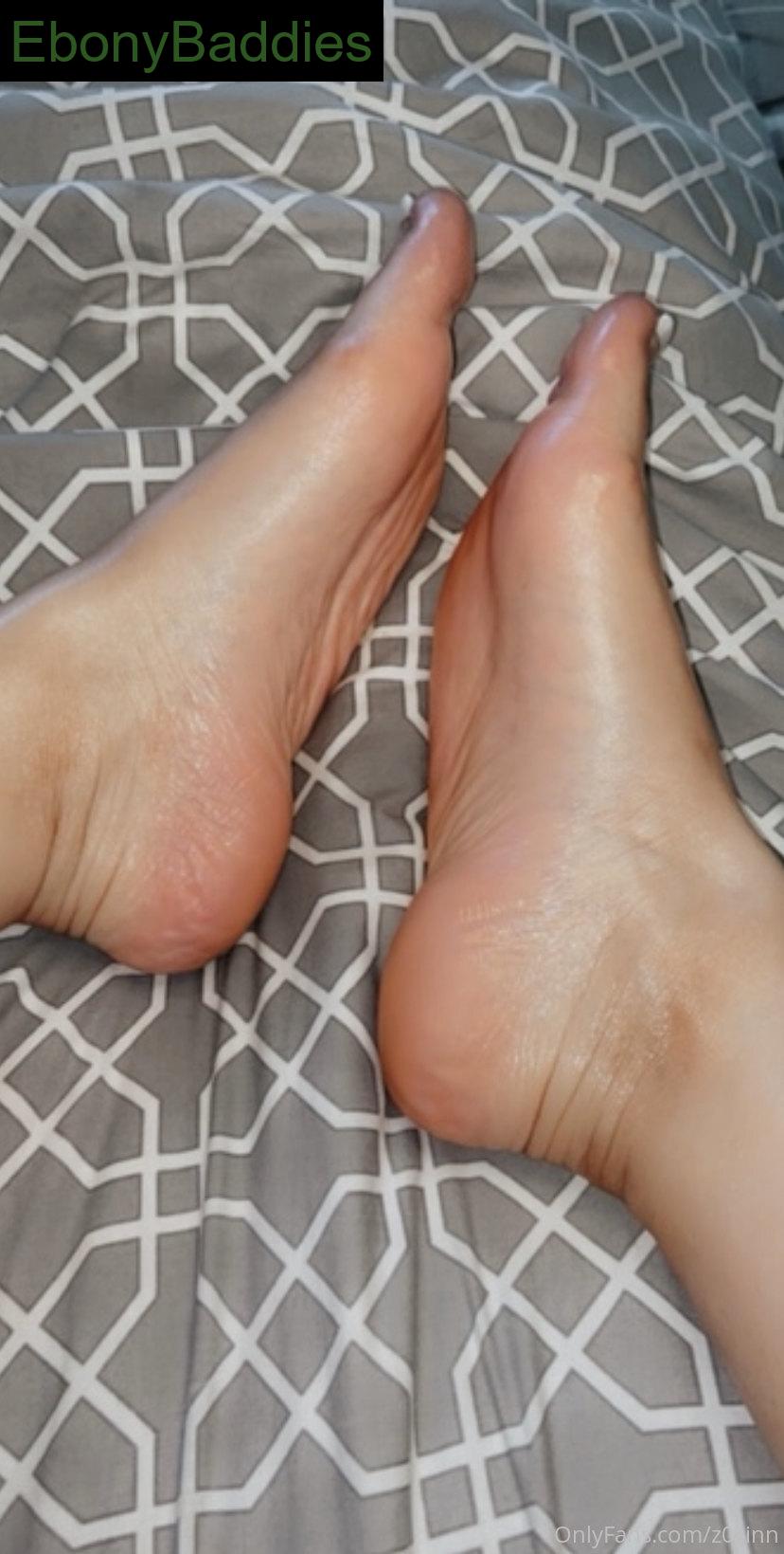 zoesimmsuk feet