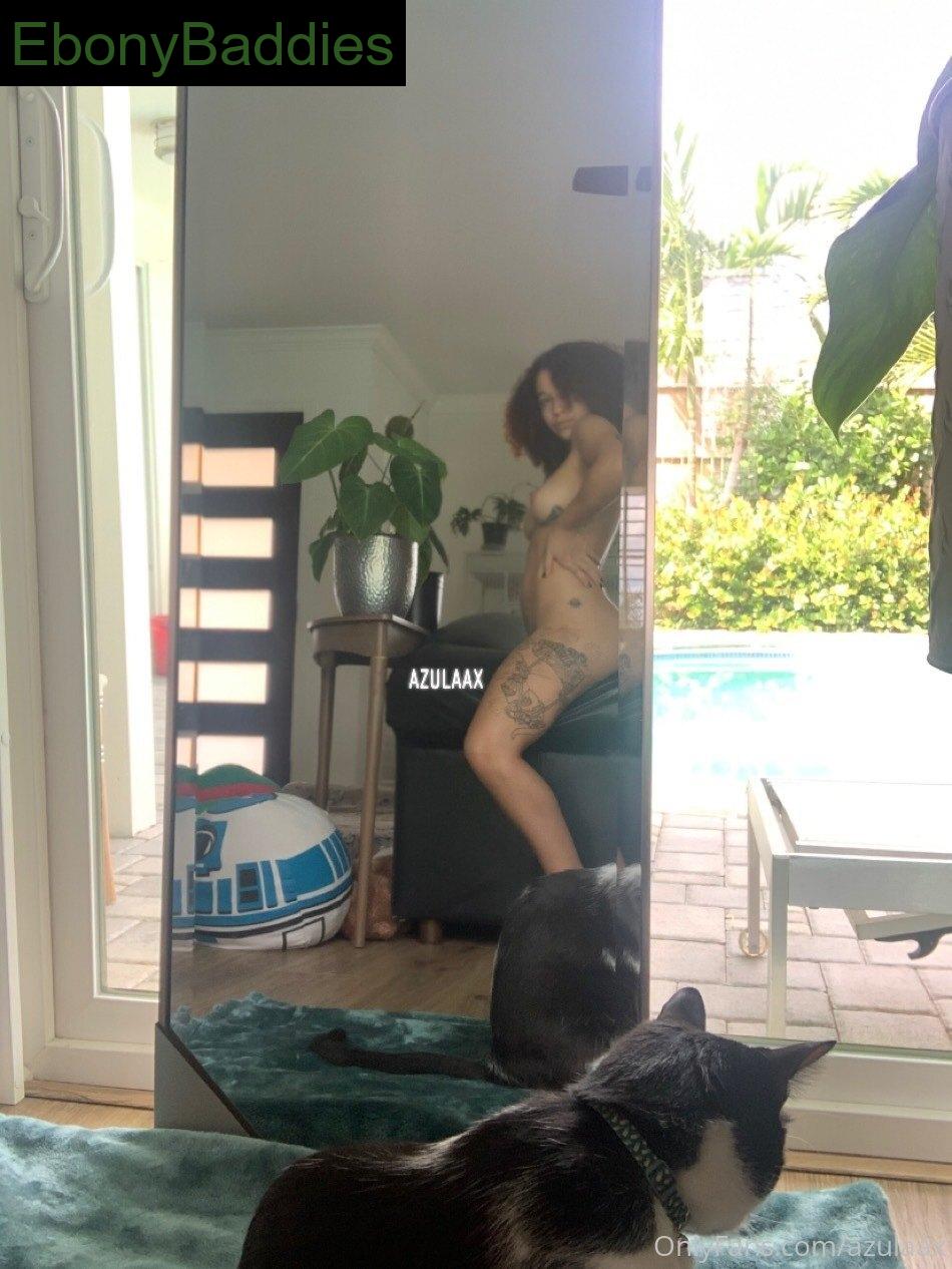 azulaax feet