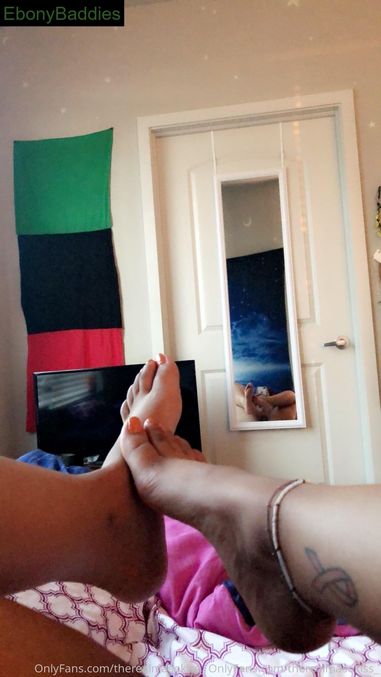 therealmasokiss_ feet